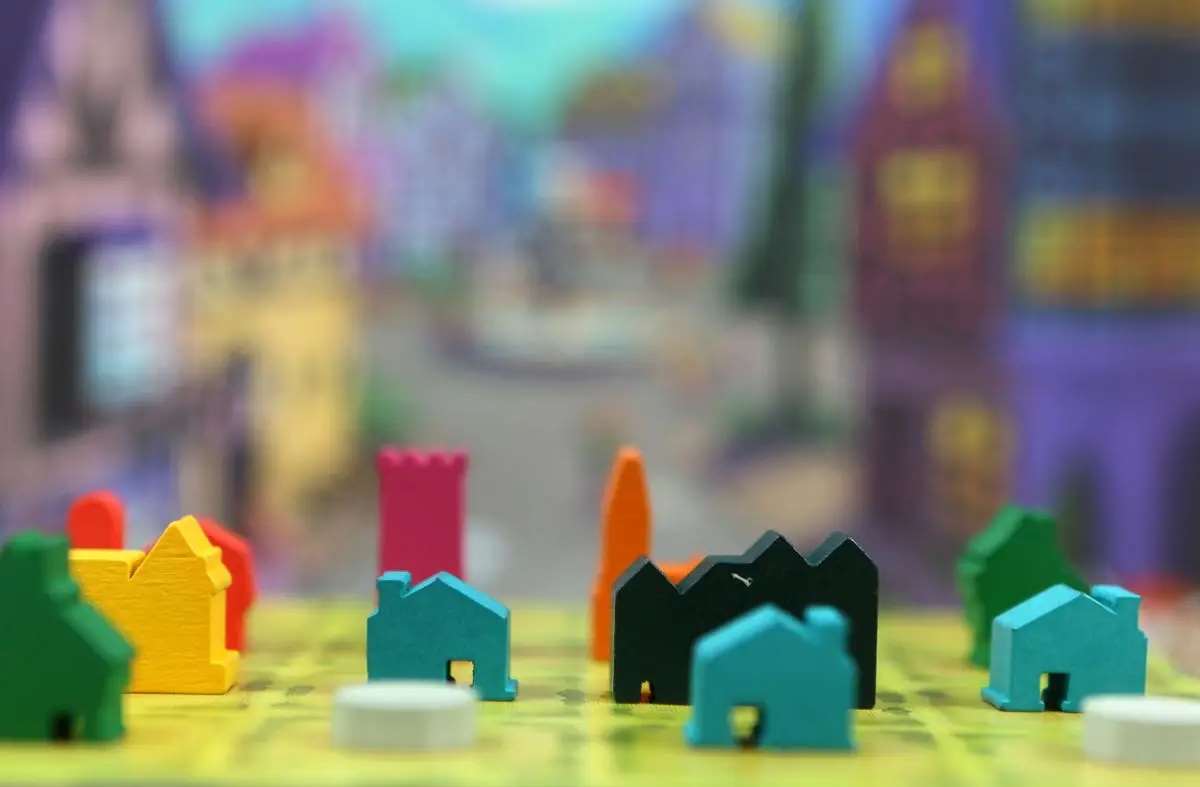 Настольная игра Крошечные городки (Tiny Towns), бренду Lord of Boards, для 1-6 гравців, час гри < 60мин. - 4 - KUBIX 