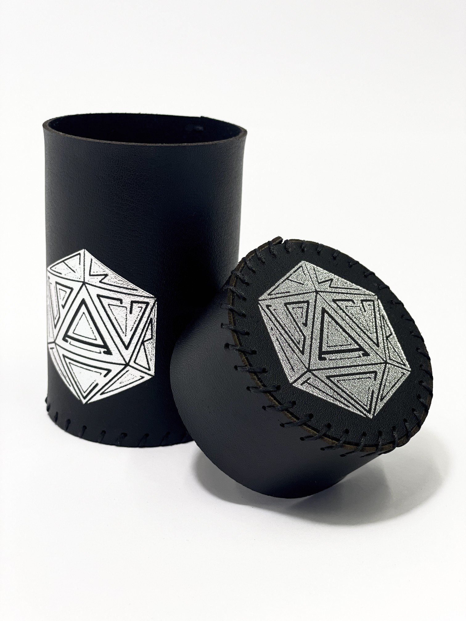 Стакан для кубиків D20 чорний Dice Cup, бренду Планета Ігор - 5 - KUBIX 