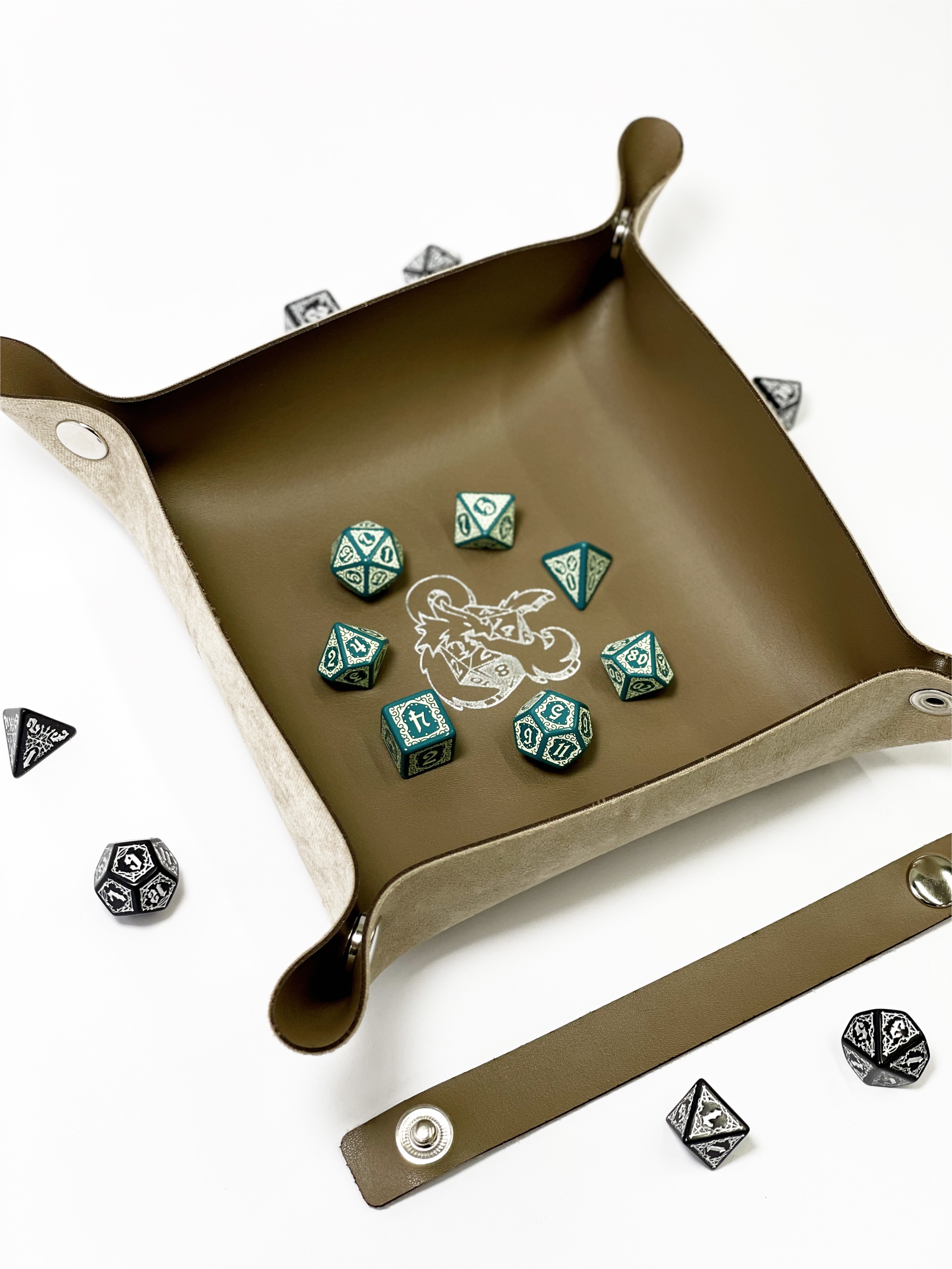 Лоток для кубиков Дракон коричневый Dice Tray, бренду Планета Игр - 3 - KUBIX 