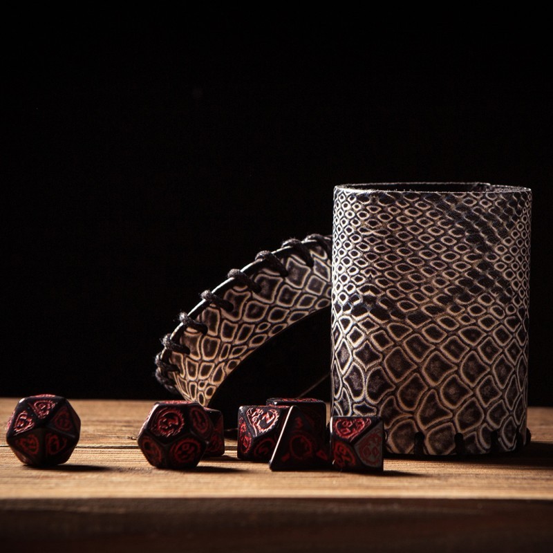 Стакан для кубиків Dragonhide Laminated Dice Cup, бренду Q-Workshop - 3 - KUBIX 