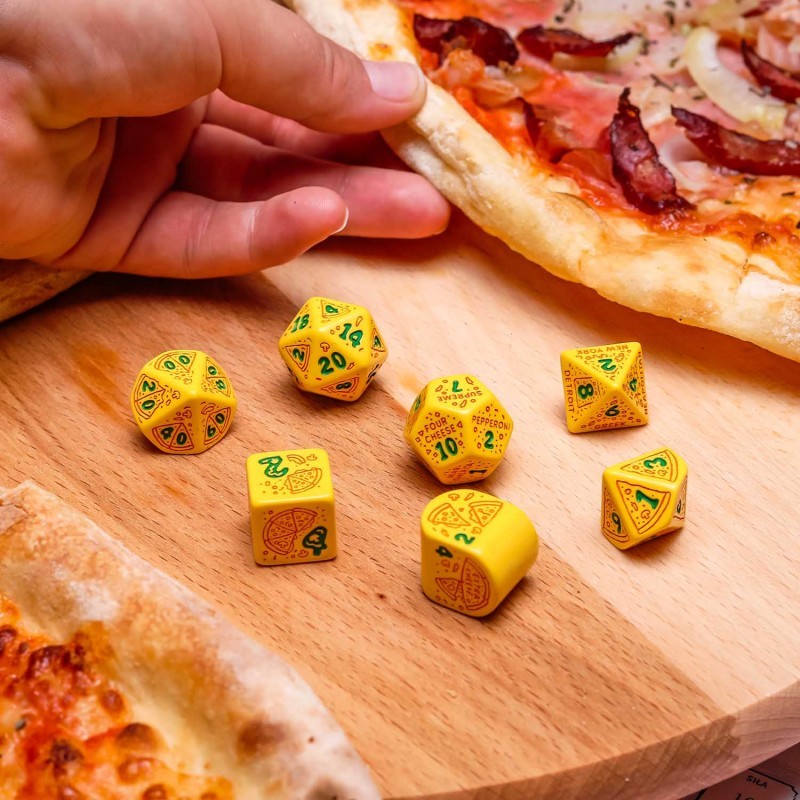 Набор кубиков Pizza Modern Dice Set: Margherita (7), бренду Q-Workshop - 3 - KUBIX 