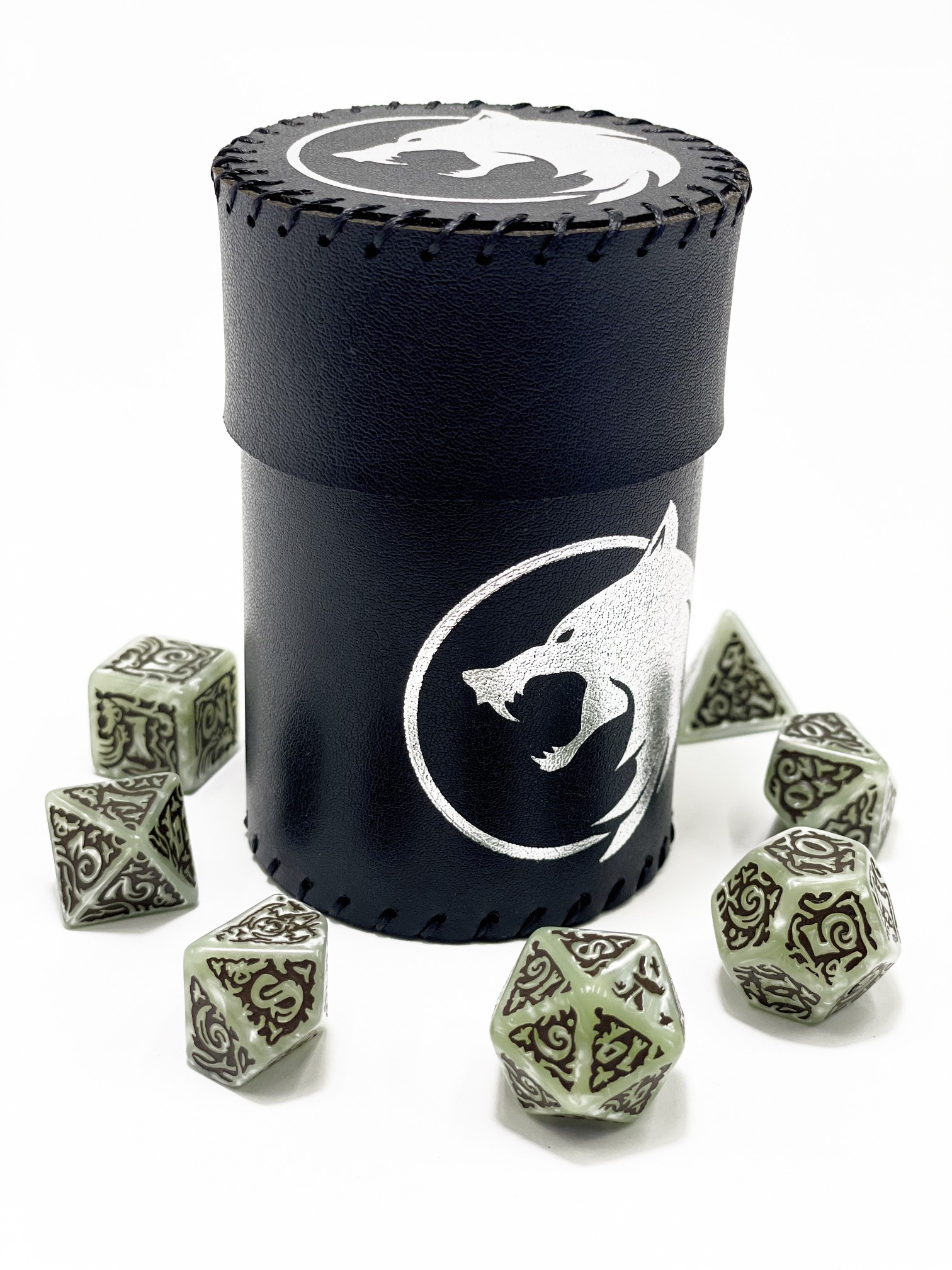 Стакан для кубиков Волк черный Dice Cup, бренду Планета Игр - KUBIX