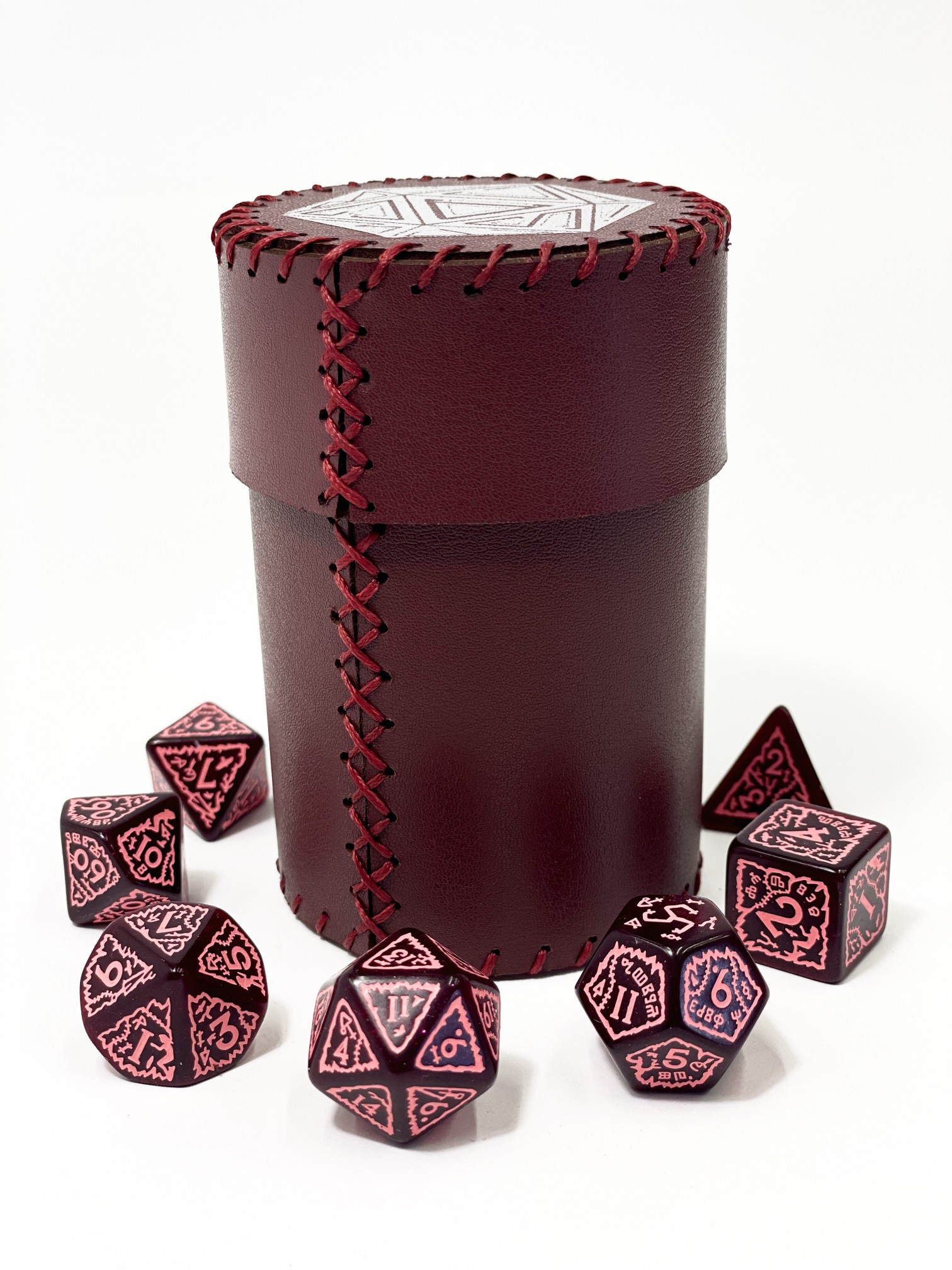 Стакан для кубиків D20 бургунді Dice Cup, бренду Планета Ігор - 5 - KUBIX 