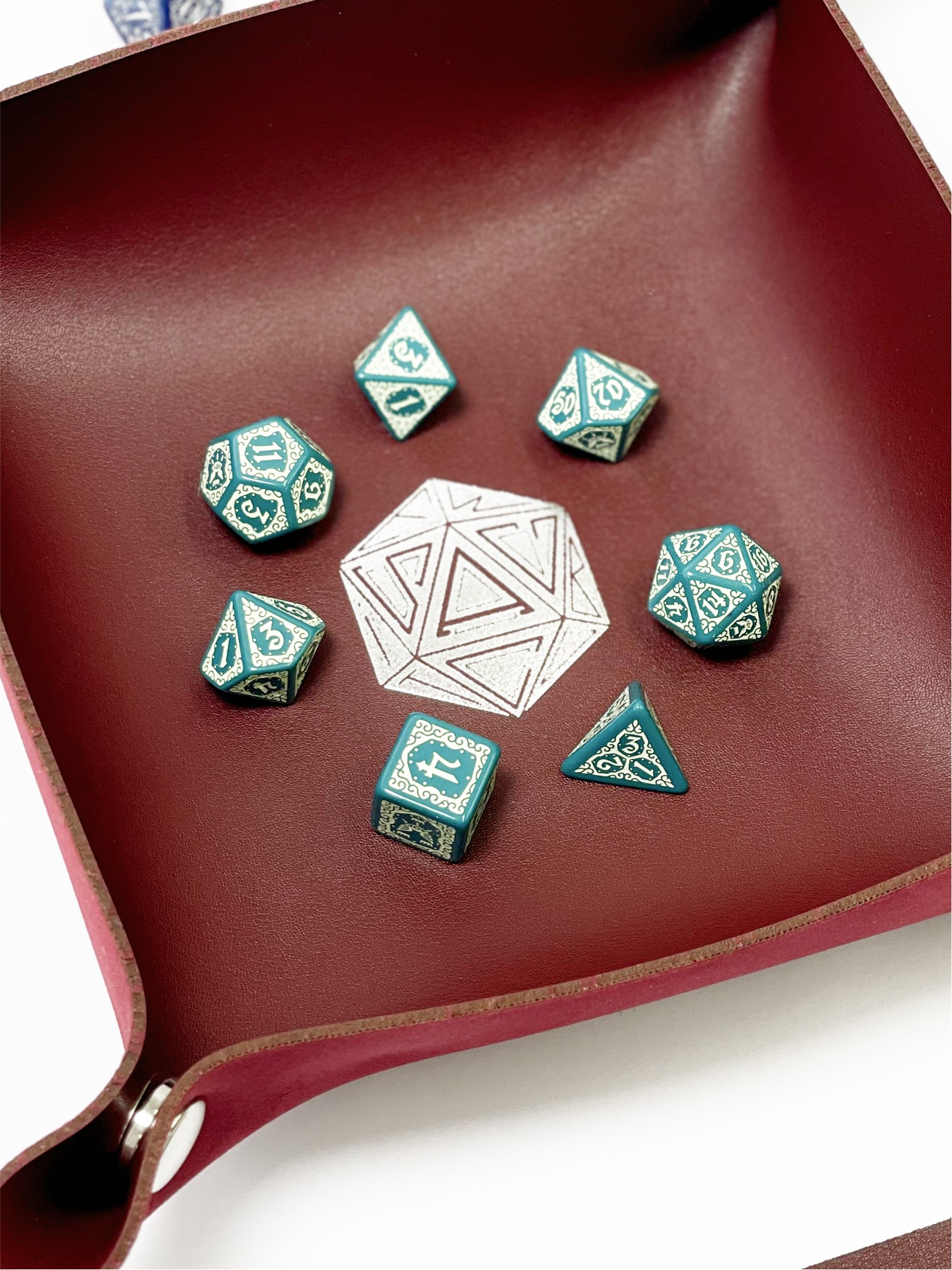 Лоток для кубиків D20 бургунді Dice Tray, бренду Планета Ігор - 2 - KUBIX 