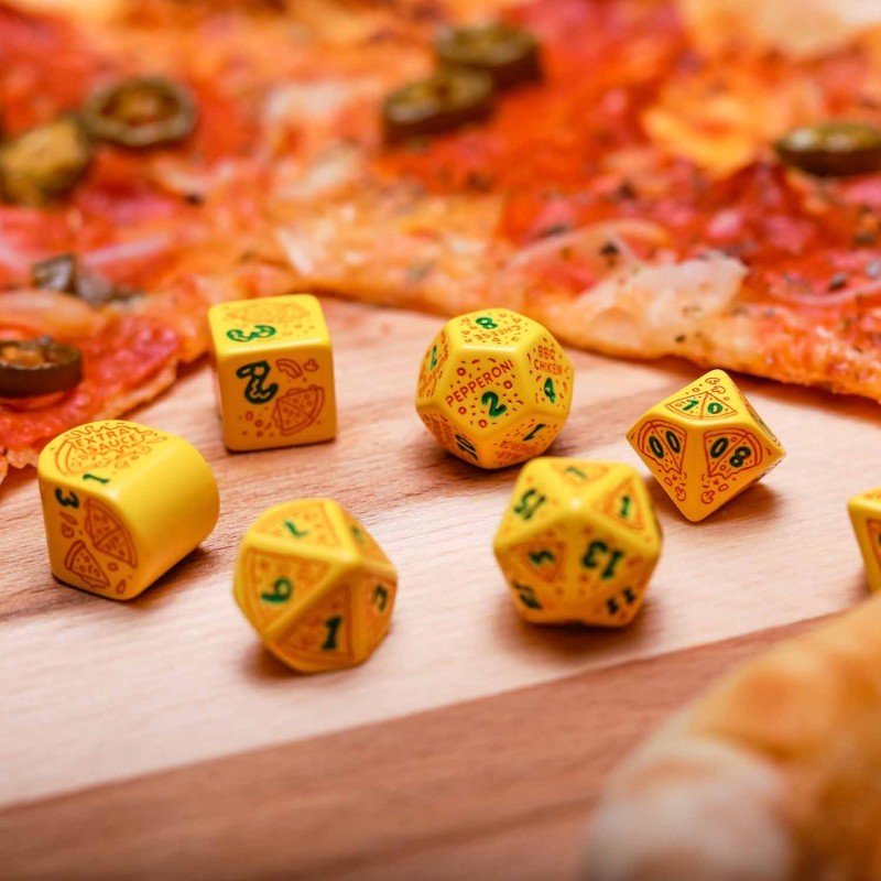 Набор кубиков Pizza Modern Dice Set: Margherita (7), бренду Q-Workshop - 2 - KUBIX 