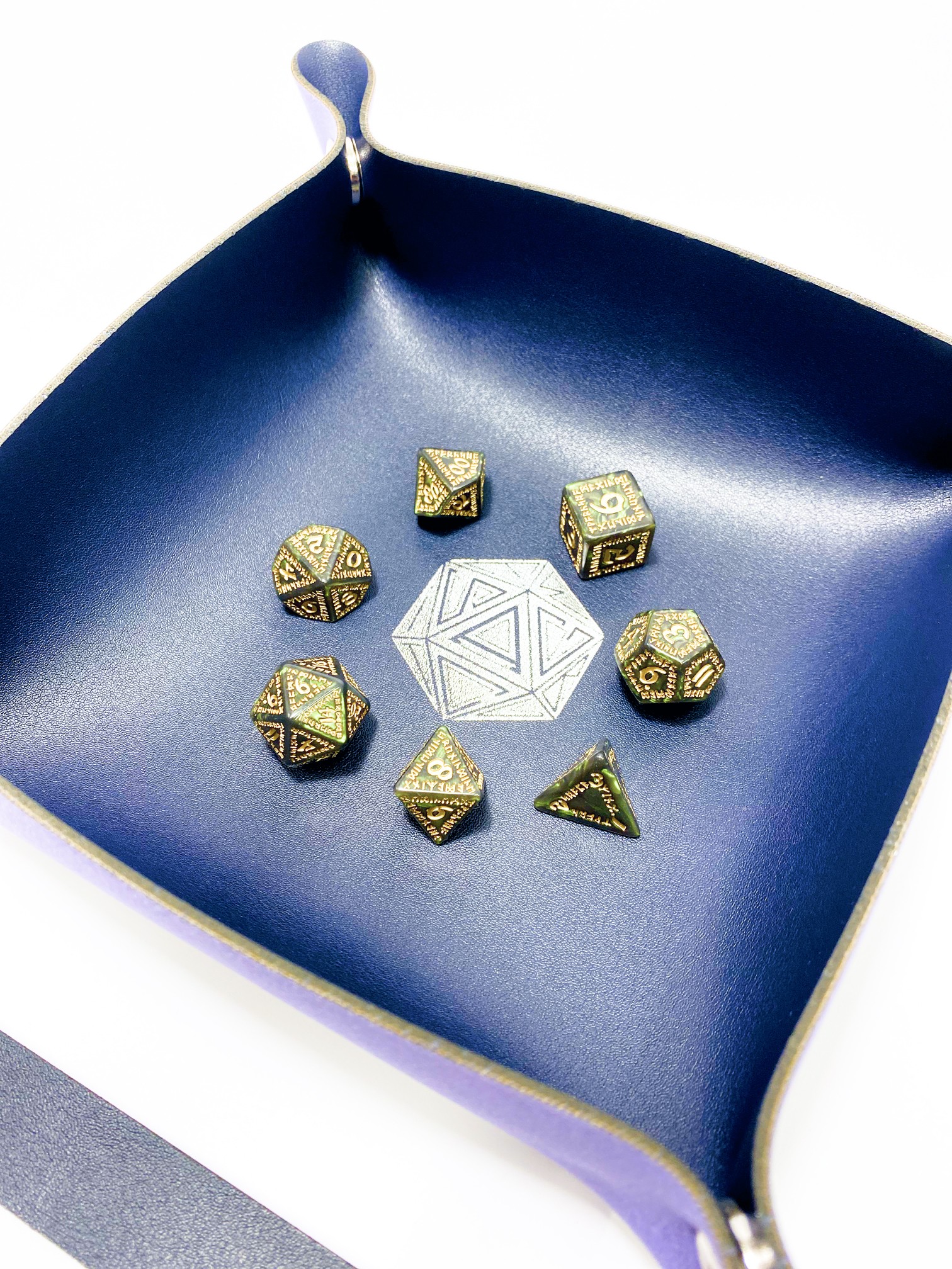 Лоток для кубиків D20 синій Dice Tray, бренду Планета Ігор - 8 - KUBIX 