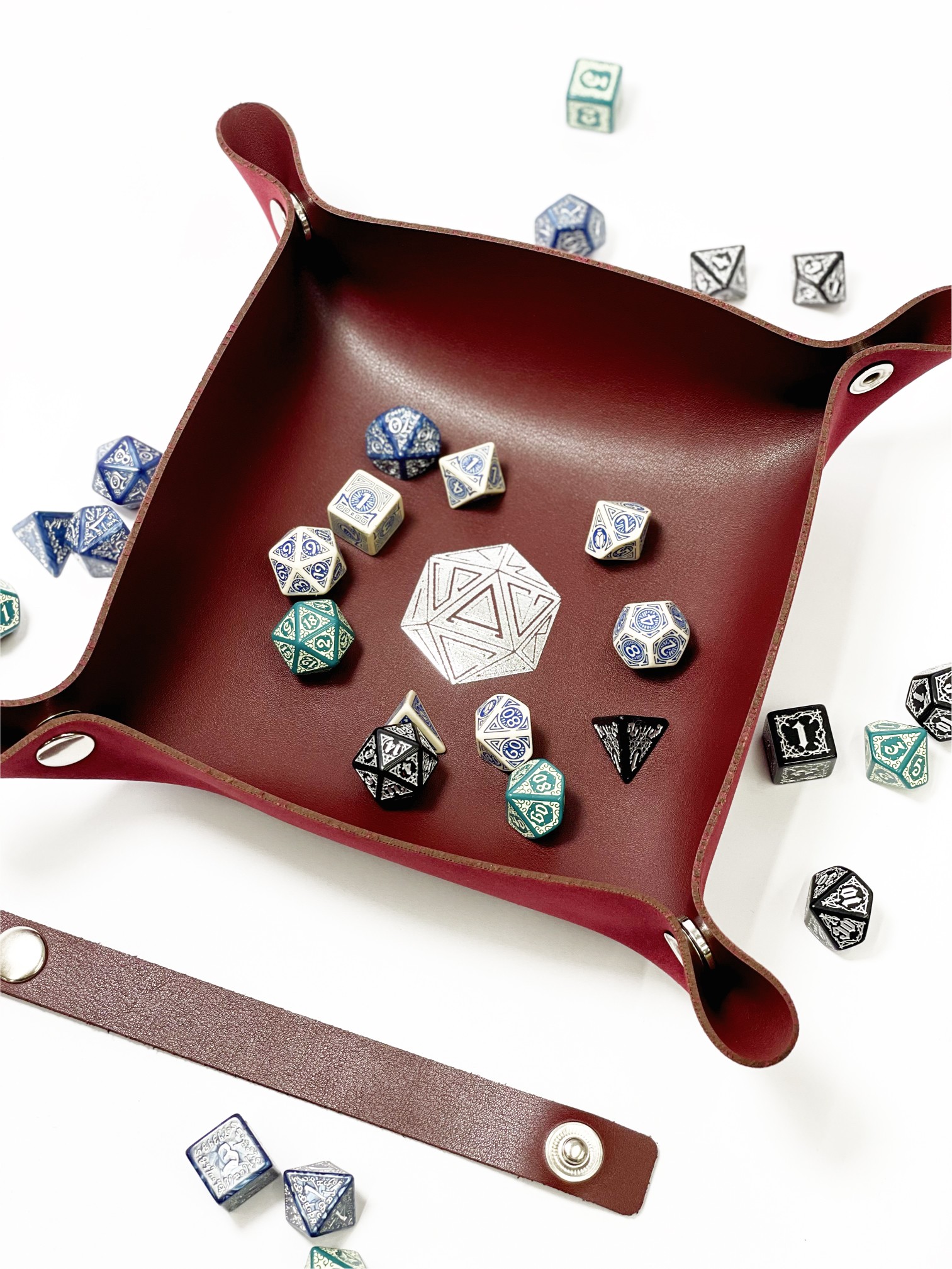 Лоток для кубиків D20 бургунді Dice Tray, бренду Планета Ігор - 7 - KUBIX 