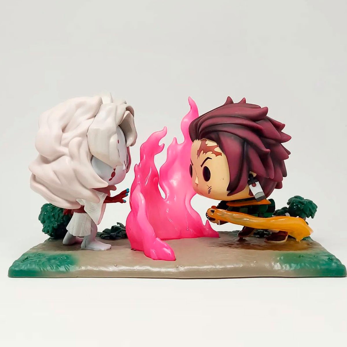 Ігрова фігурка FUNKO POP! ТАНДЗІРО ПРОТИ РУЇ (Tanjiro vs Rui) Demon Slayer: #1034, бренду Funko - 4 - KUBIX 