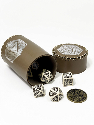 Стакан для кубиков D20 коричневый Dice Cup, бренду Планета Игр - 7 - KUBIX