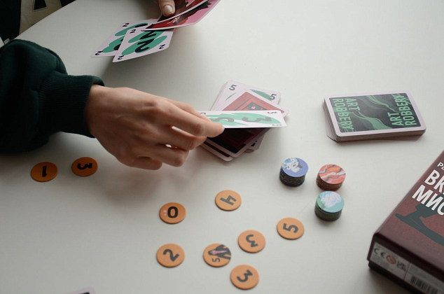 Настольная игра Украденное искусство (Art Robbery), бренду Pakufuda, для 2-5 гравців, час гри < 30мин. - 8 - KUBIX