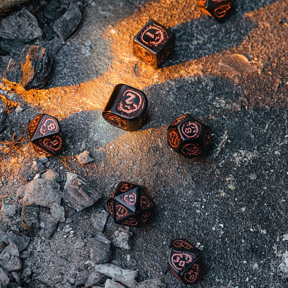 Набір кубиків Dragons Modern Dice Set: Obsidian, бренду Q-Workshop - 3 - KUBIX