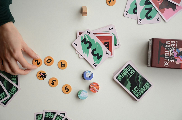 Настільна гра Вкрадене мистецтво (Art Robbery), бренду Pakufuda, для 2-5 гравців, час гри < 30хв. - 10 - KUBIX