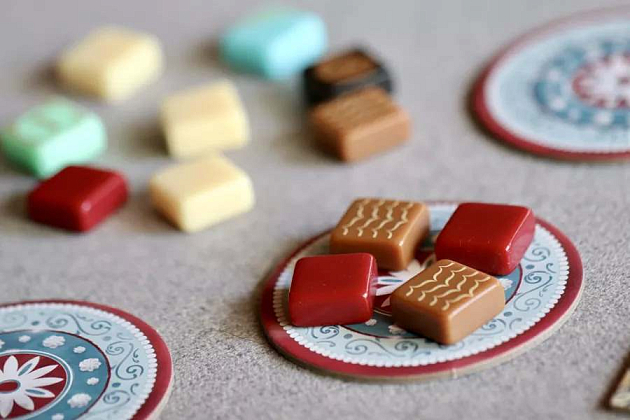 Настільна гра Азул. Майстер-шоколатьє (Azul. Master Chocolatier) En + QR-код укр. правил, бренду Next Move Games, для 2-4 гравців, час гри < 30хв. - 7 - KUBIX
