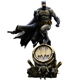 Статуетка Бетмен (DC COMICS Batman Deluxe Exclusive. Art Scale 1/10)