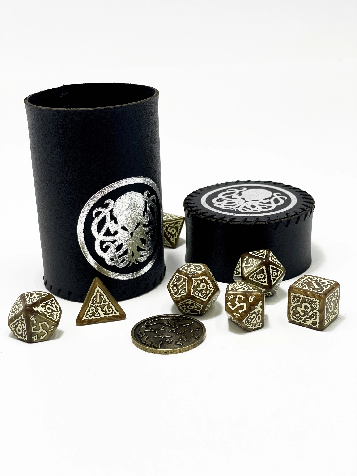 Стакан для кубиків Ктулху чорний Dice Cup, бренду Планета Ігор - 6 - KUBIX 