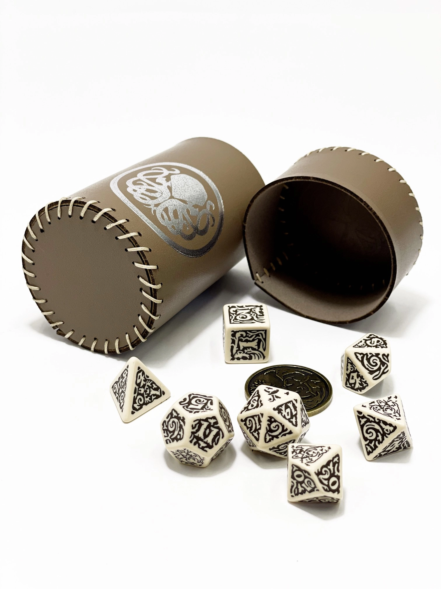 Кубикодержатель Ктулху коричневый Dice Cup, бренду Планета Игр - 8 - KUBIX 