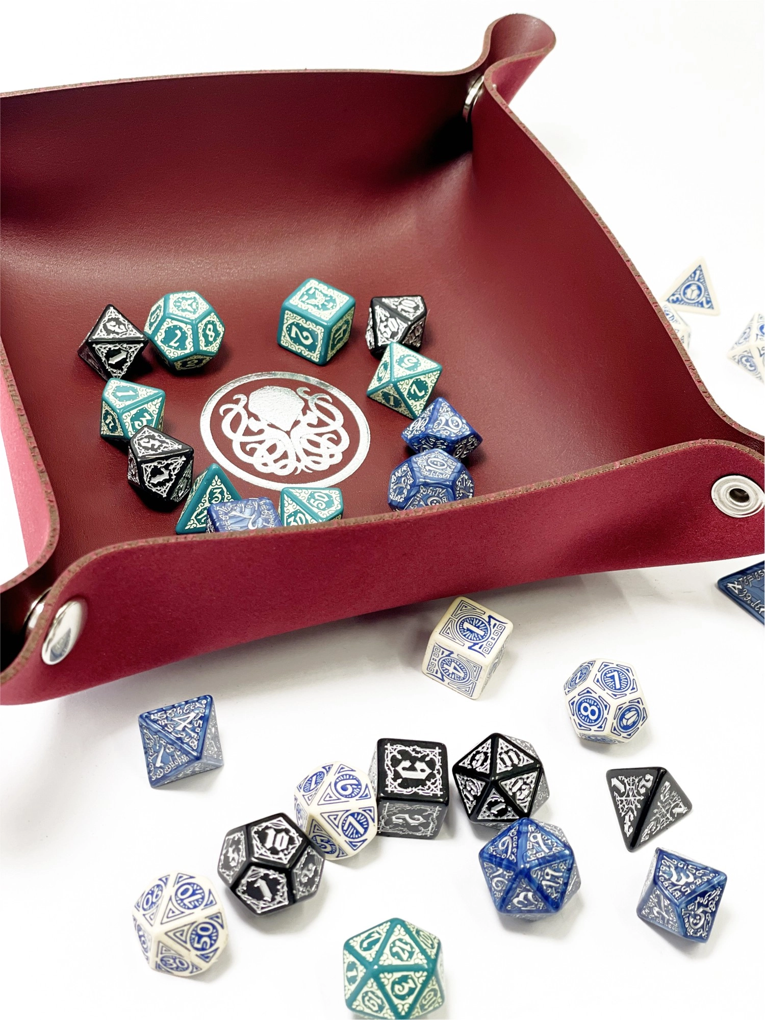 Лоток для кубиков Ктулху бургунди Dice Tray, бренду Планета Игр - 8 - KUBIX 