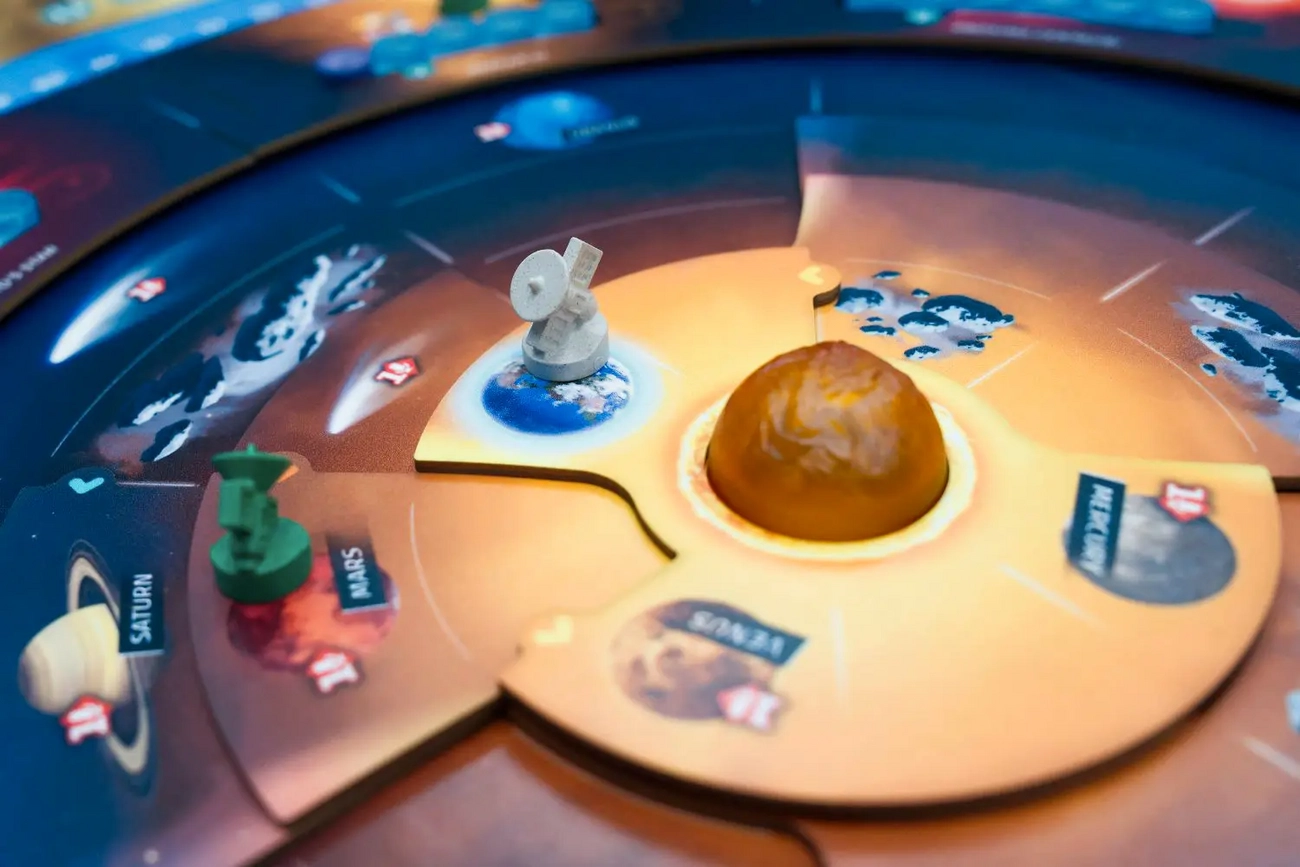 Настольная игра S.E.T.I.: Поиски внеземного разума (SETI: Search for Extraterrestrial Intelligence), бренду Feelindigo, для 1-4 гравців, час гри > 60мин. - 7 - KUBIX 
