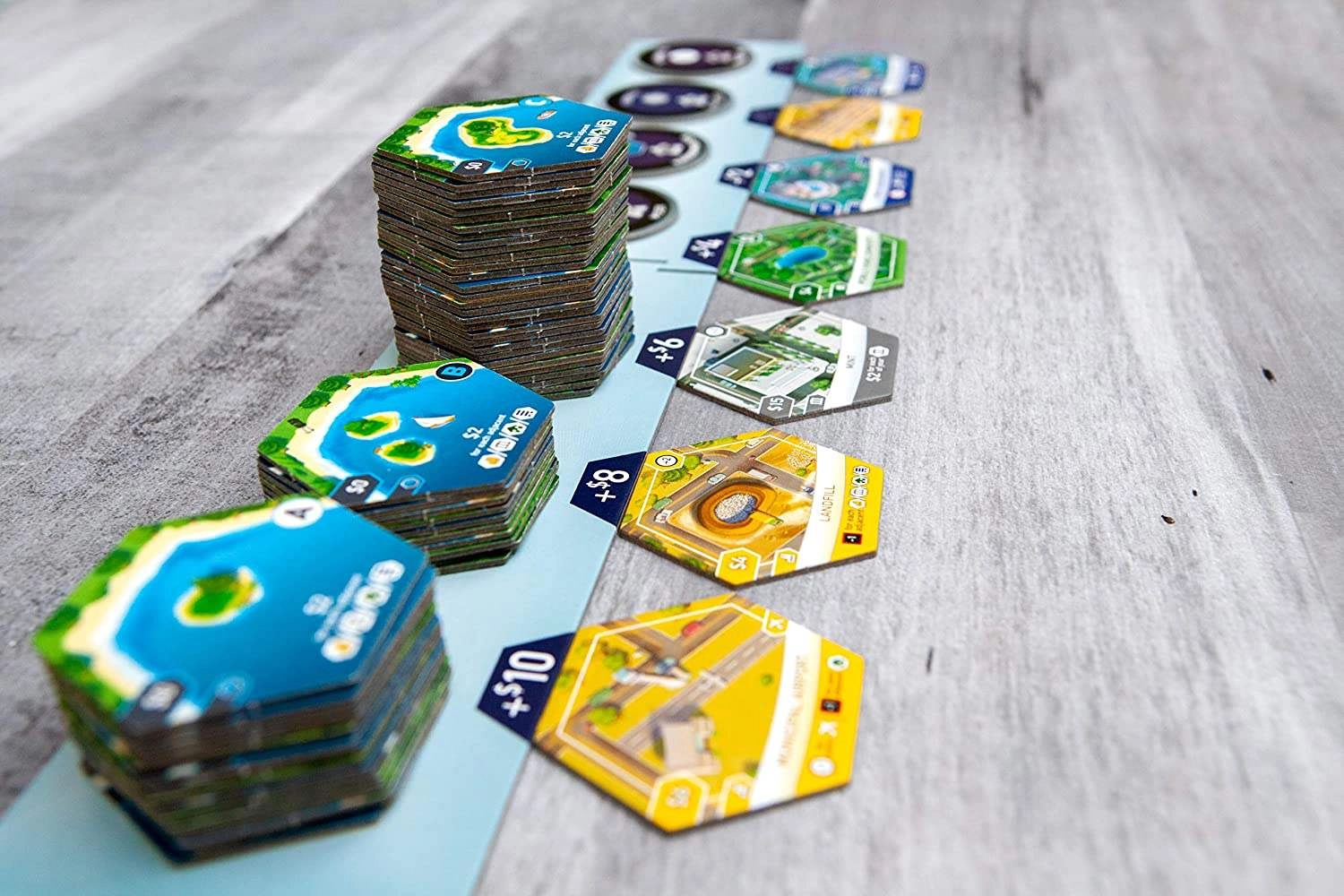 Настольная игра Suburbia 2nd Edition (Субурбія 2-е издание) (EN), для 1-4 гравців, час гри < 60мин. - 6 - KUBIX 