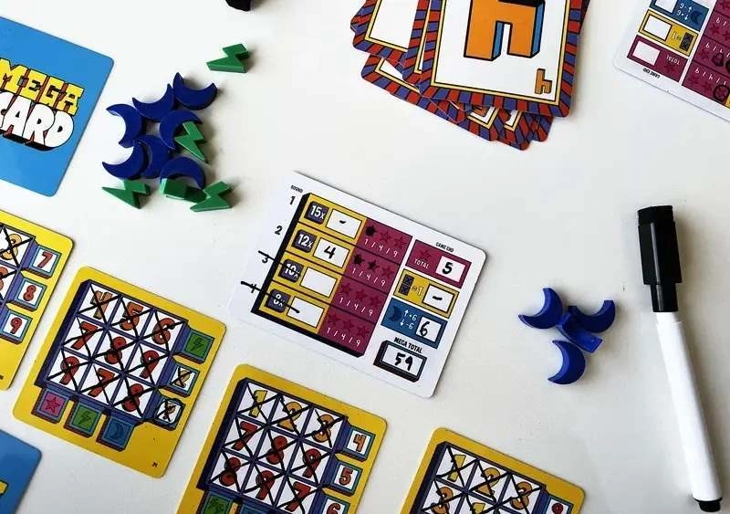 Настольная игра Супер мега счастливая шкатулка (Super Mega Lucky Box), бренду Feelindigo, для 1-6 гравців, час гри < 30мин. - 3 - KUBIX 