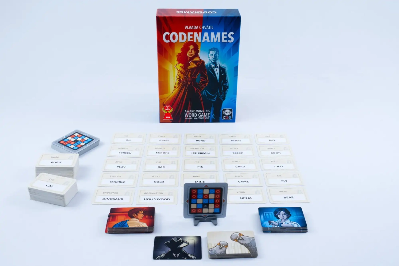 Настільна гра Кодові імена: гра слів 2025 (Codenames), бренду Feelindigo, для 2-8 гравців, час гри < 30хв. - 4 - KUBIX 