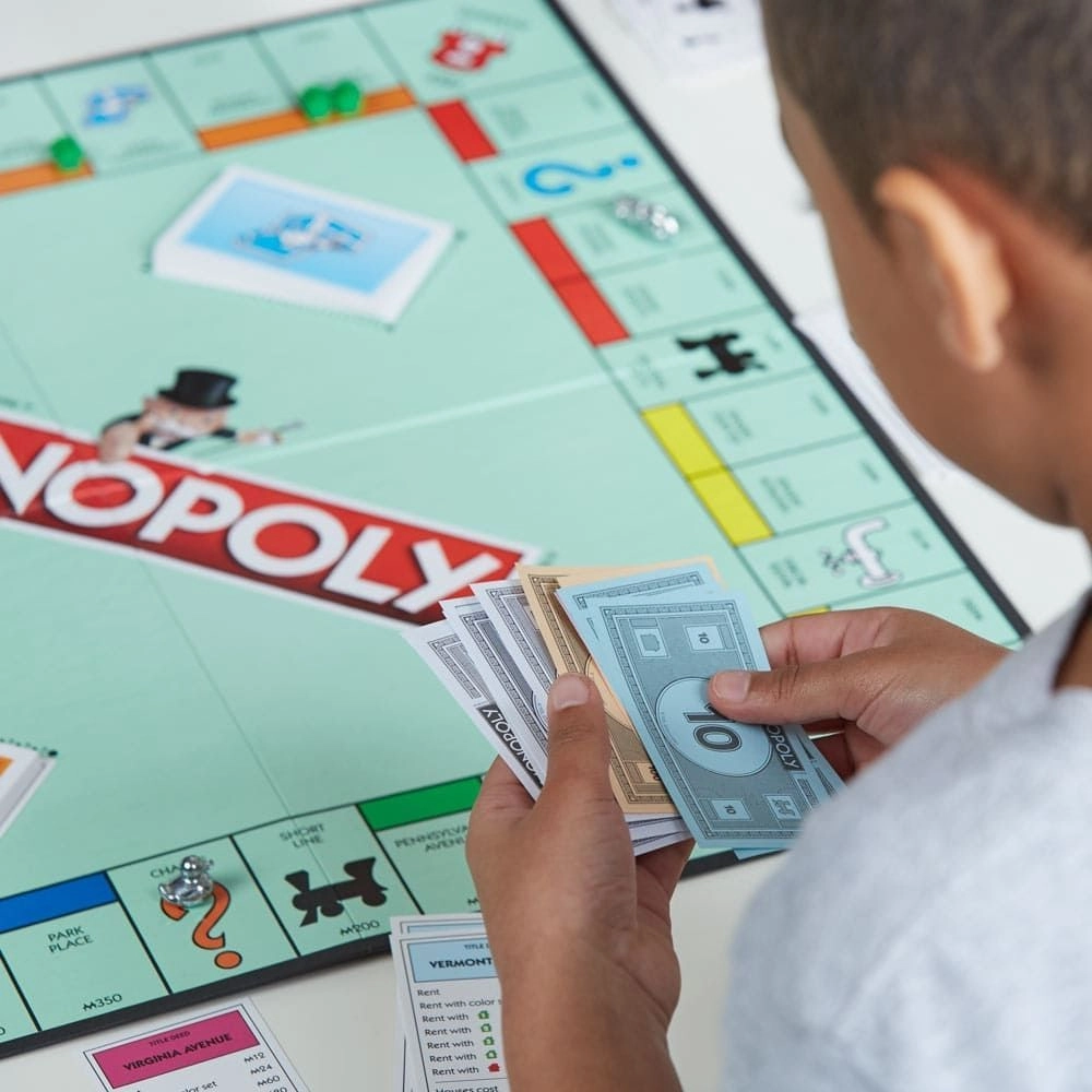 Настільна гра Монополія Україна (Monopoly Ukraine), бренду Hasbro, для 2-6 гравців, час гри > 60хв. - 4 - KUBIX 