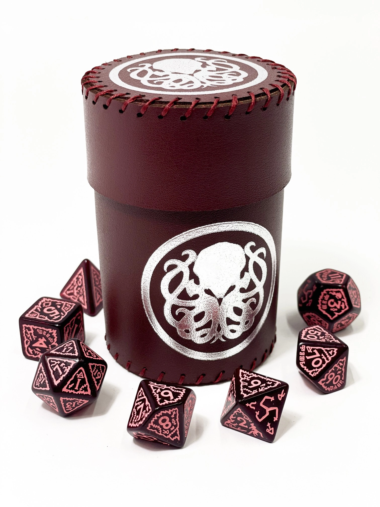 Стакан для кубиков Ктулху бургунд Dice Cup, бренду Планета Игр - 6 - KUBIX 