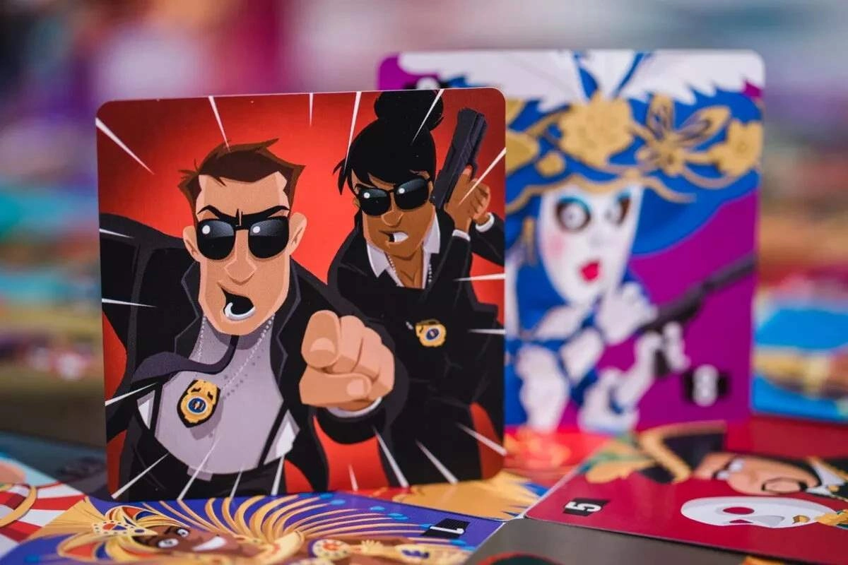 Настільна гра Мигцем (Wink: Nest of Spies), бренду Geekach Games, для 4-8 гравців, час гри < 30хв. - 5 - KUBIX 