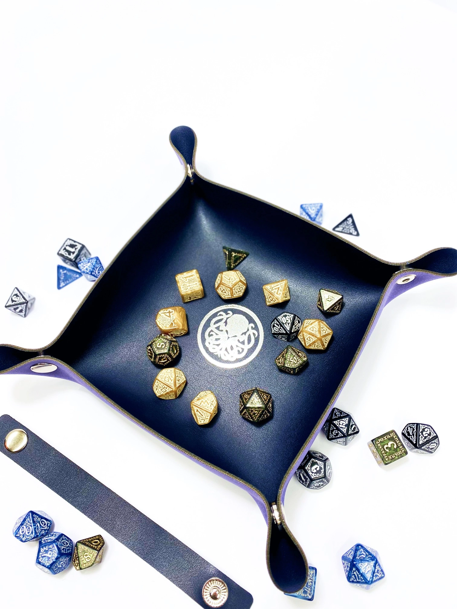 Лоток для кубиков Ктулху синий Dice Tray, бренду Планета Игр - 9 - KUBIX 