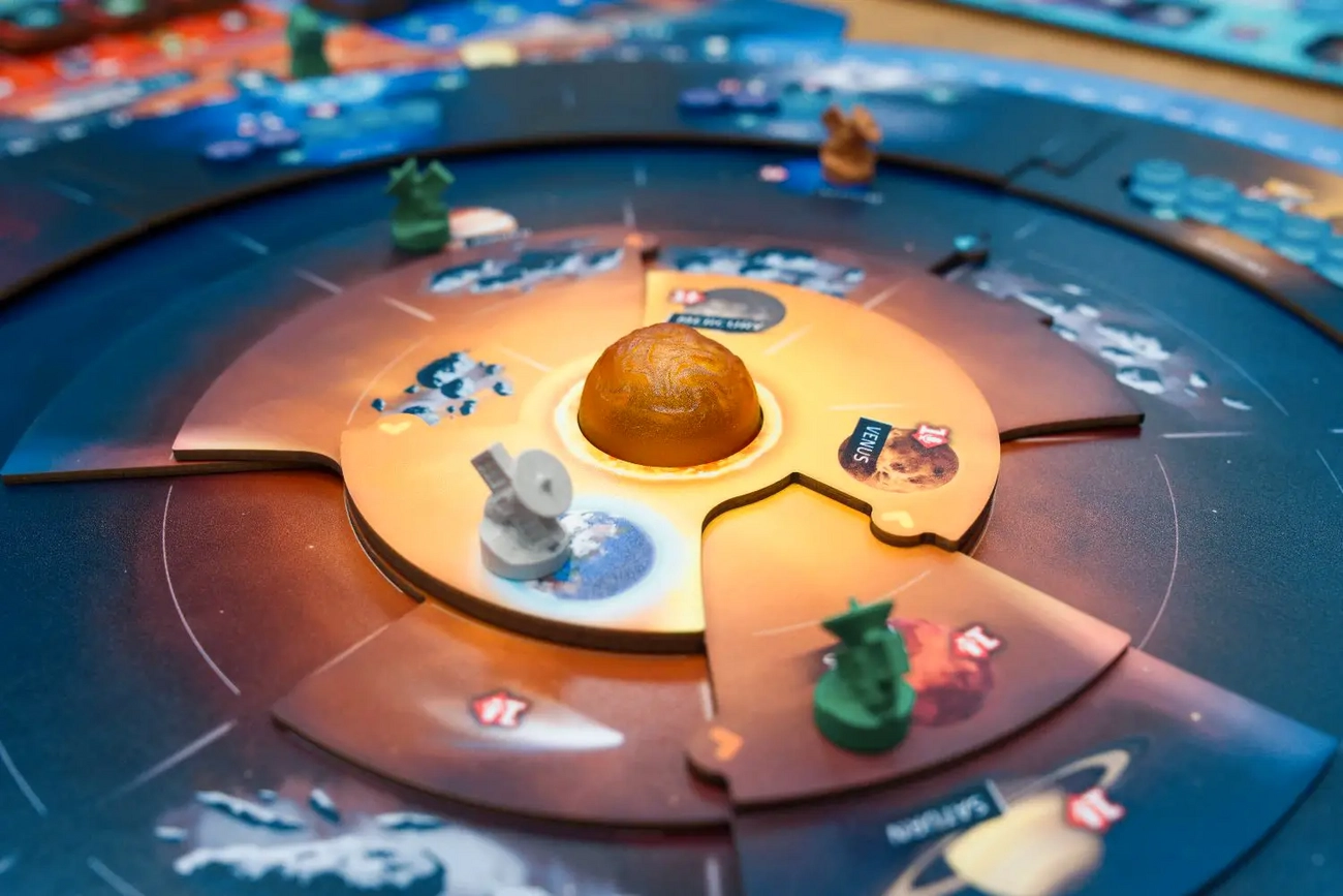 Настольная игра S.E.T.I.: Поиски внеземного разума (SETI: Search for Extraterrestrial Intelligence), бренду Feelindigo, для 1-4 гравців, час гри > 60мин. - 3 - KUBIX 