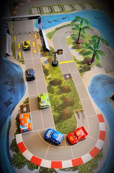 Настільна гра Формула Швидкості: Дика Гонка (Downforce Wild Ride) (EN), бренду Restoration Games, для 2-6 гравців, час гри < 30хв. - 4 - KUBIX 