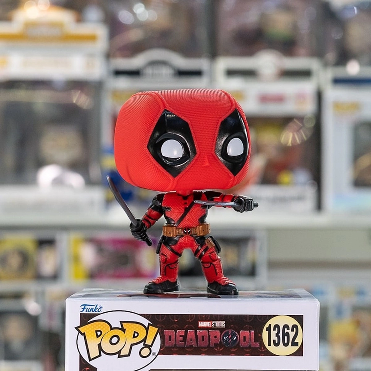 Игровая фигурка FUNKO POP! ДЕДПУЛ (Deadpool) Marvel #1362, бренду Funko - 2 - KUBIX 