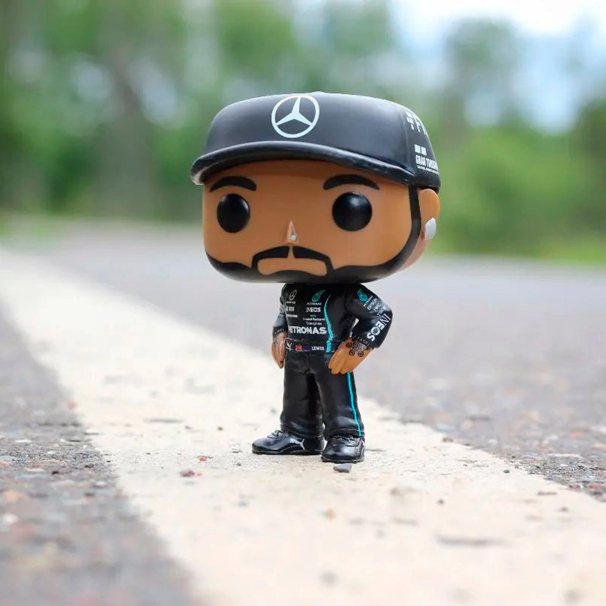 Игровая фигурка FUNKO POP! ЛЬЮИС ГАМИЛЬТОН (Lewis Hamilton) AMG: #01, бренду Funko - 3 - KUBIX 