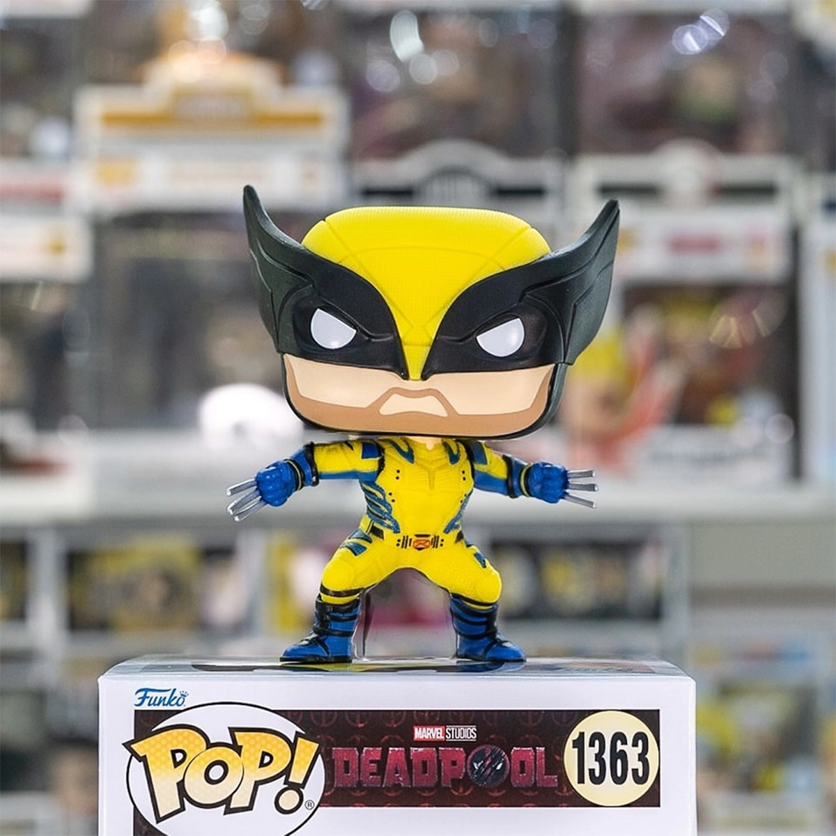 Ігрова фігурка FUNKO POP! РОСОМАХА (Wolverine) Marvel. Deadpool #1363, бренду Funko - 2 - KUBIX 