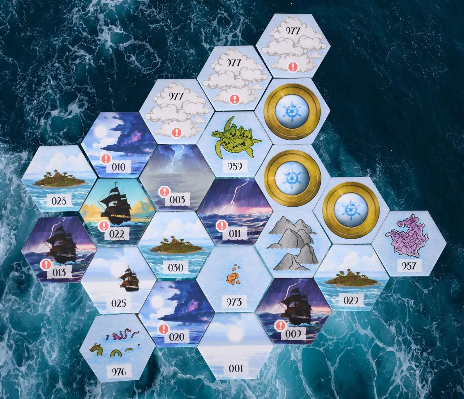 Настольная игра Утраченые моря (Forgotten Waters), бренду Geekach Games, для 3-7 гравців, час гри > 60мин. - 18 - KUBIX