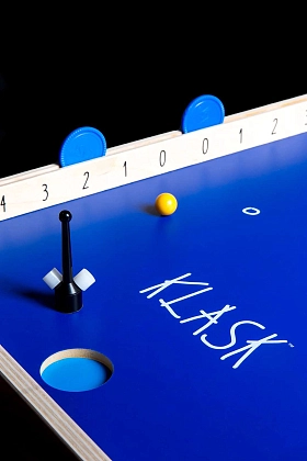 Настольная игра Класк для 2х игроков (KLASK 2), бренду Lord of Boards, для 2-2 гравців, час гри < 30мин. - 4 - KUBIX