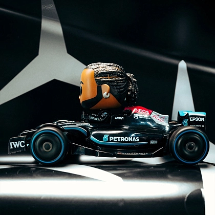 Ігрова фігурка FUNKO POP! ЛЬЮЇС ГАМІЛЬТОН НА МАШИНІ (Lewis Hamilton) Formula 1: #308, бренду Funko - 5 - KUBIX