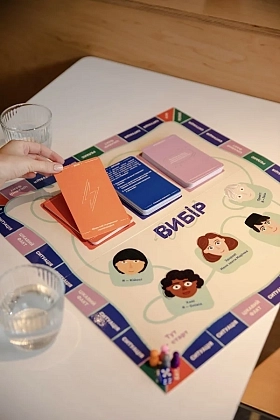 Настольная игра Выбор (Choice), бренду Gamesly, для 2-6 гравців, час гри < 30мин. - 2 - KUBIX