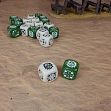 Миниатюра товара Набор кубиков Crosshairs Compact D6: Бежевый и Оливковый набор кубиков - 3